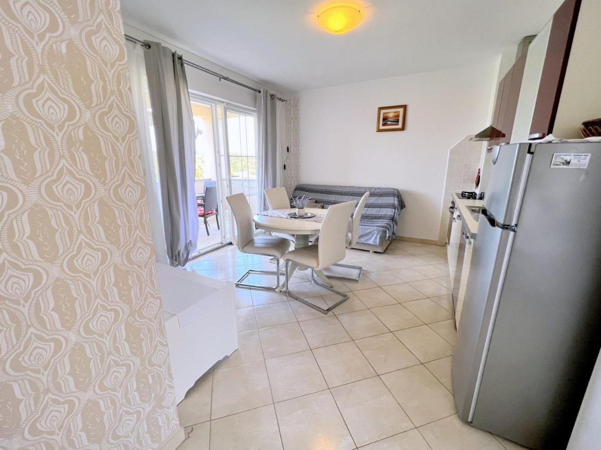 Miramar Apartments Banjol Εξωτερικό φωτογραφία