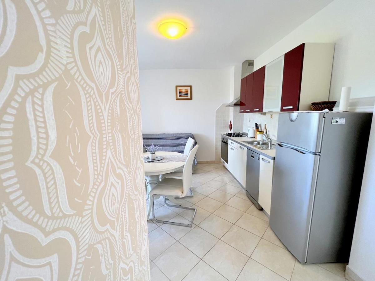 Miramar Apartments Banjol Εξωτερικό φωτογραφία