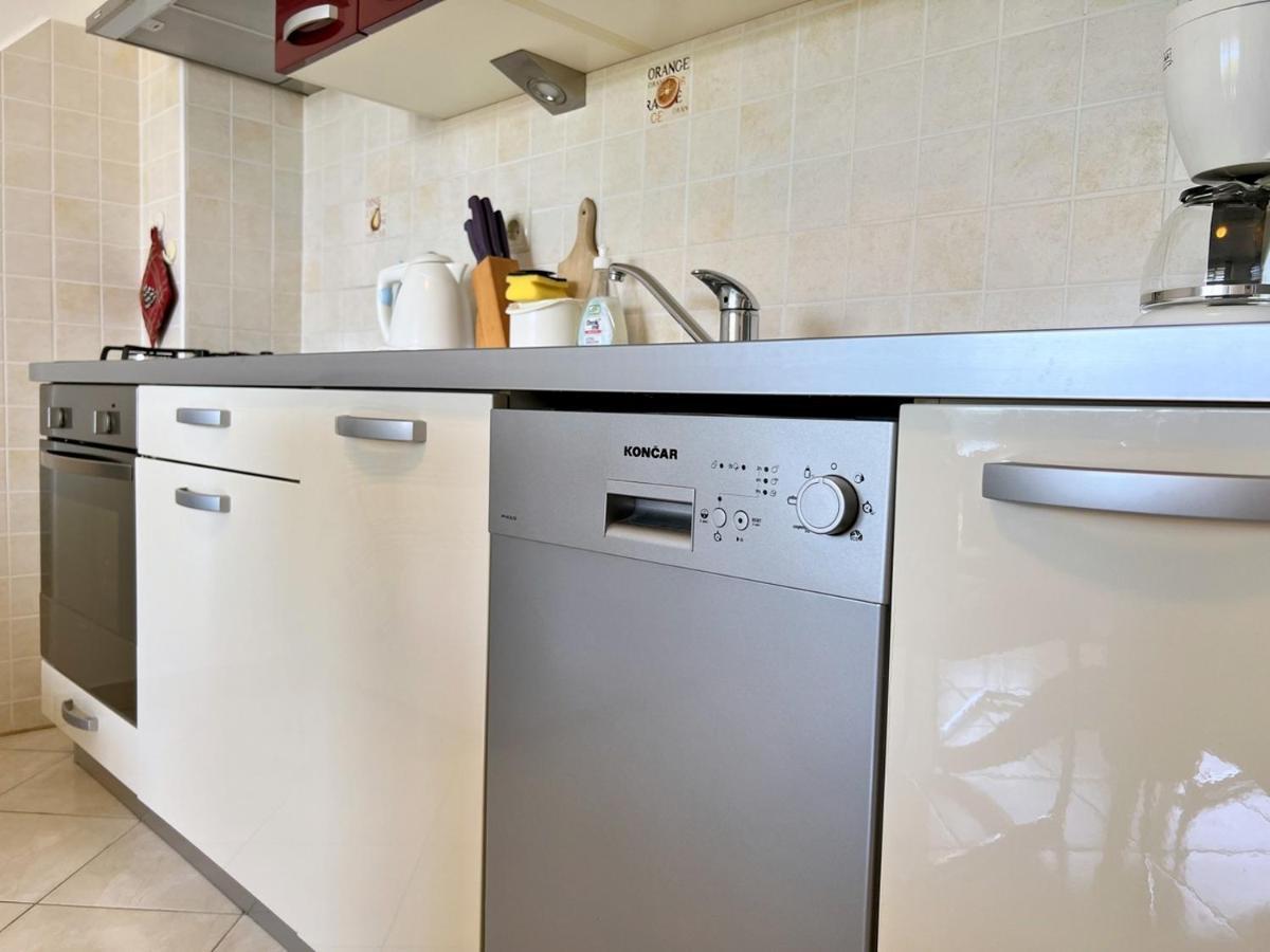 Miramar Apartments Banjol Εξωτερικό φωτογραφία