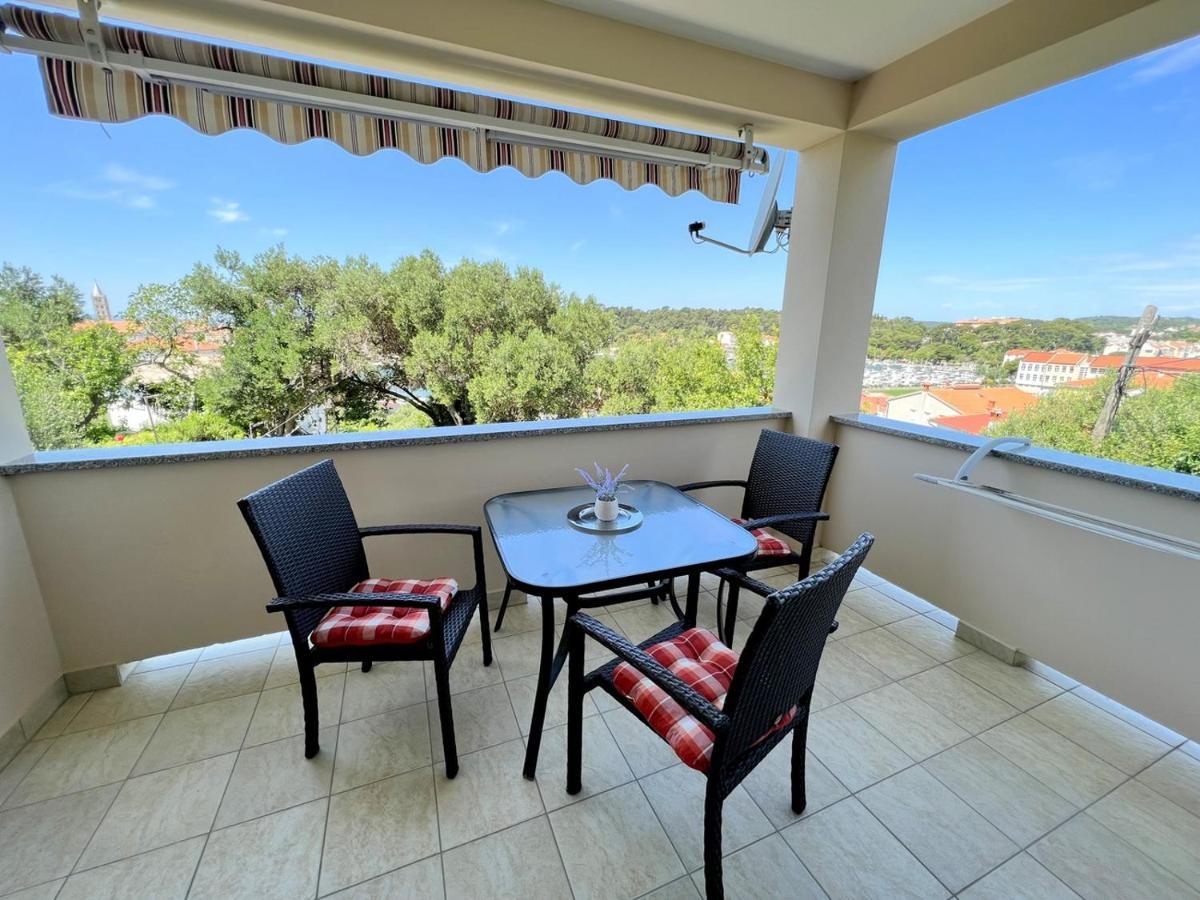 Miramar Apartments Banjol Εξωτερικό φωτογραφία