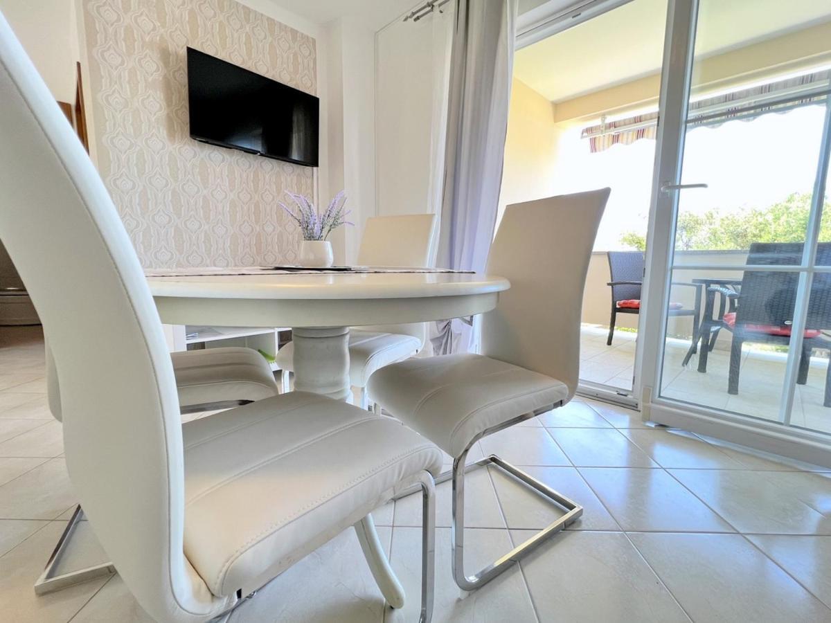 Miramar Apartments Banjol Εξωτερικό φωτογραφία