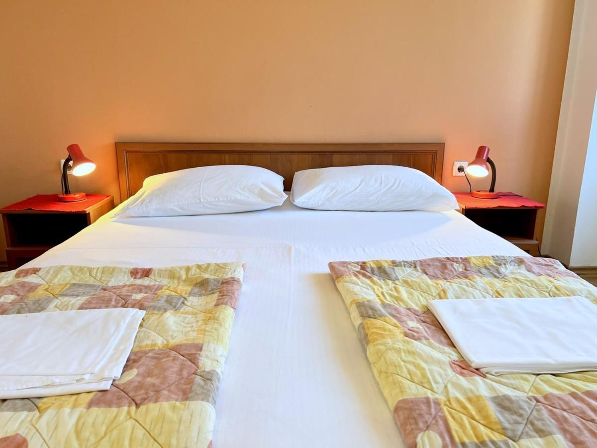 Miramar Apartments Banjol Εξωτερικό φωτογραφία